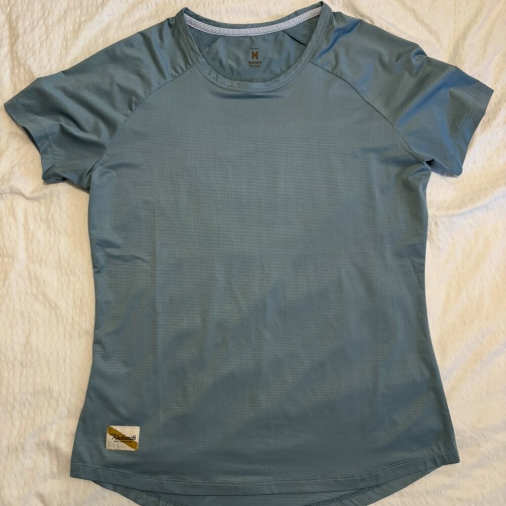 NWOT Tracksmith Women running top size M